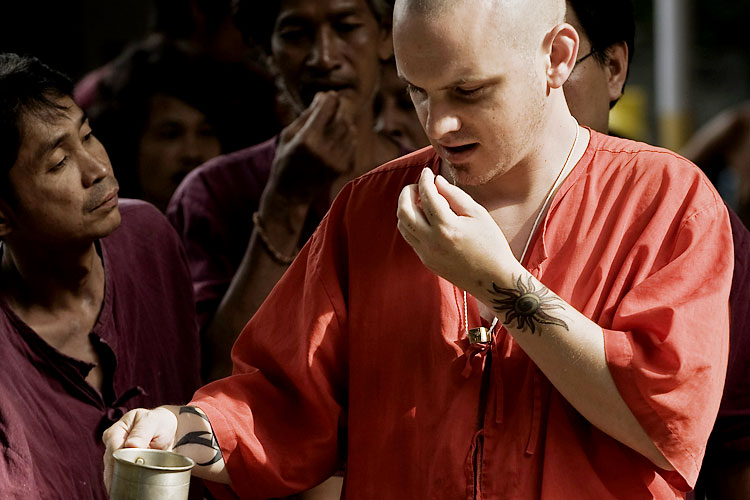 Фотография: Лечение наркоманов в буддийском монастыре №1 - BigPicture.ru