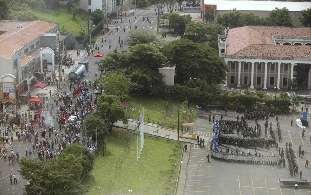 Фотография: Государственный переворот в Гондурасе №8 - BigPicture.ru