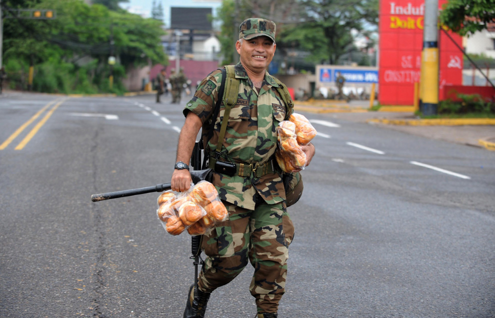 Фотография: Государственный переворот в Гондурасе №31 - BigPicture.ru
