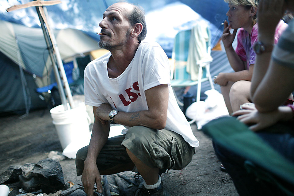 Фотография: Палаточный городок для бездомных №4 - BigPicture.ru