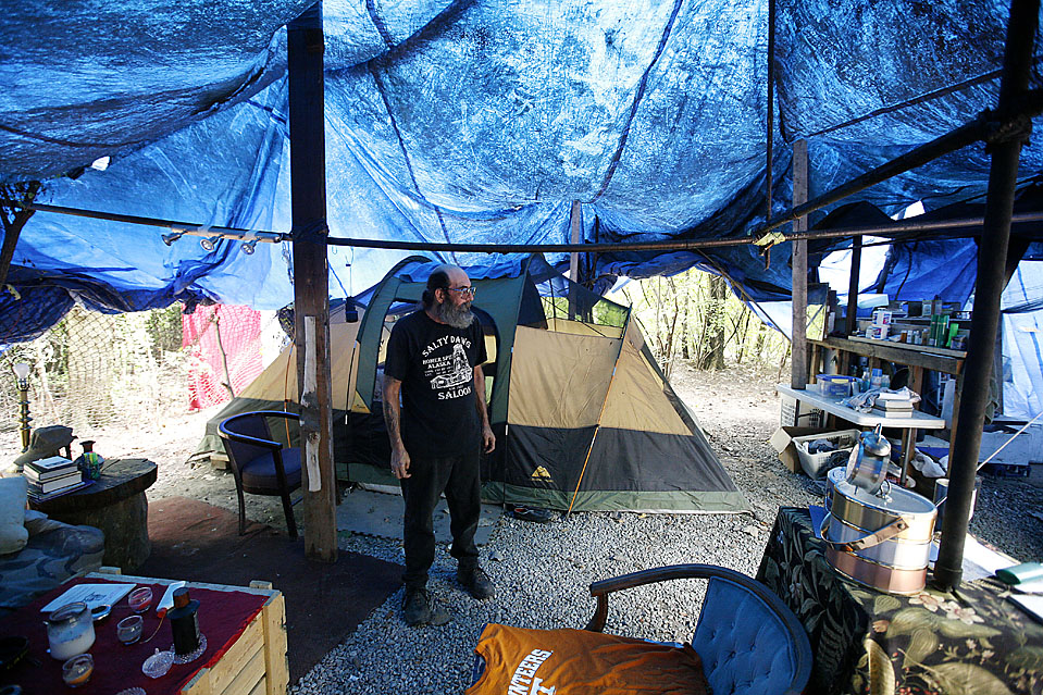 Фотография: Палаточный городок для бездомных №14 - BigPicture.ru