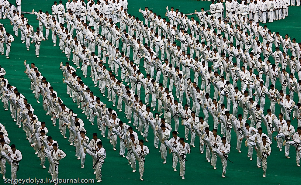 Фотография: Грандиозное шоу гимнастов в Северной Корее №27 - BigPicture.ru