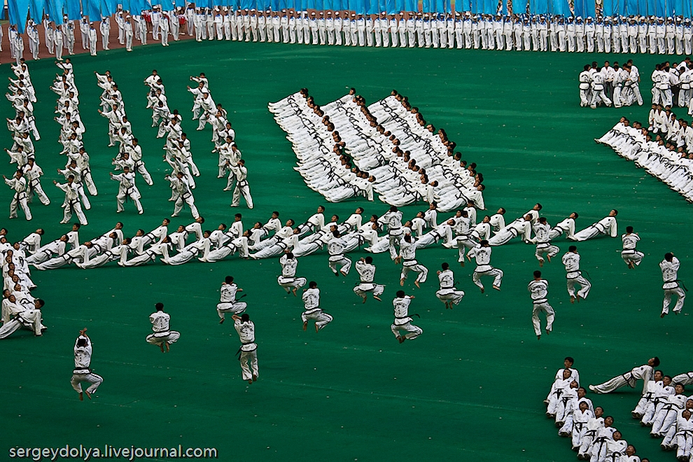 Фотография: Грандиозное шоу гимнастов в Северной Корее №29 - BigPicture.ru