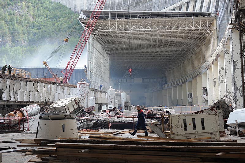 Фотография: Восстановительные работы на Саяно-Шушенской ГЭС №1 - BigPicture.ru