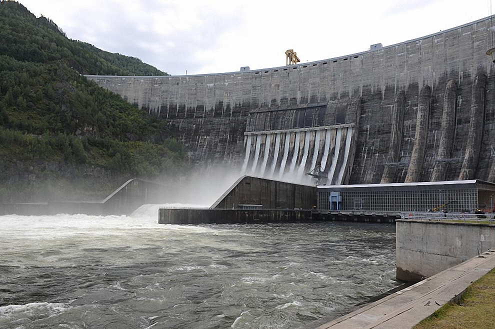 Фотография: Восстановительные работы на Саяно-Шушенской ГЭС №2 - BigPicture.ru