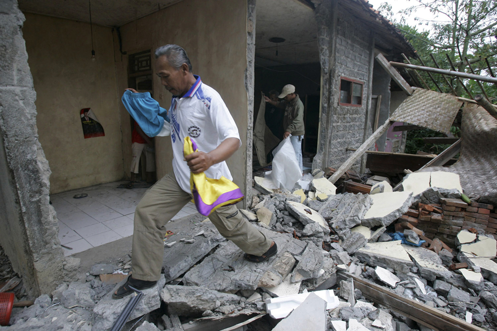 Фотография: Землетрясение в Индонезии №7 - BigPicture.ru