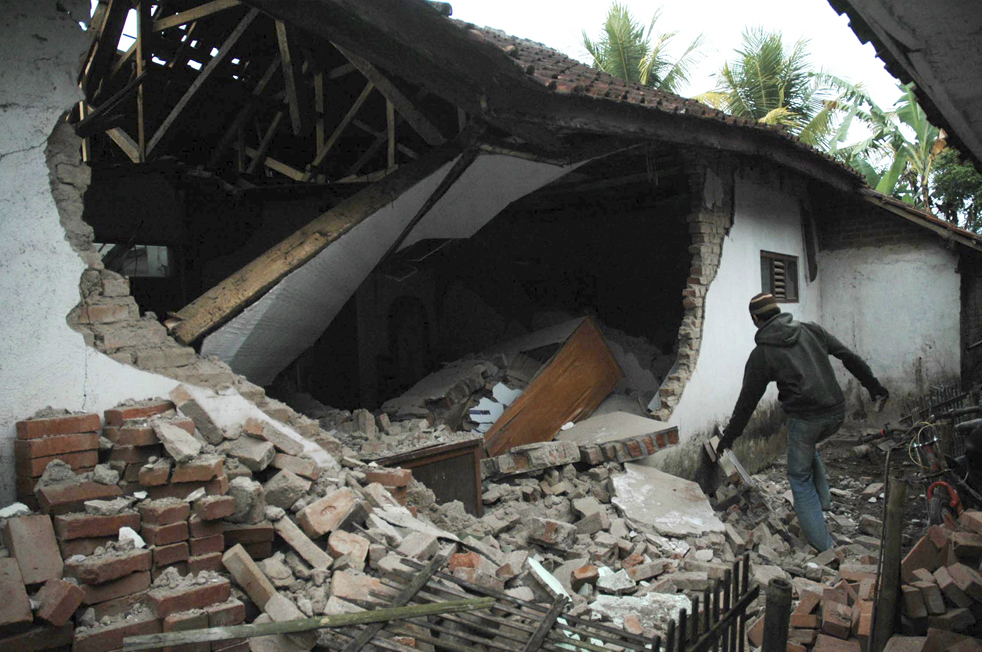 Фотография: Землетрясение в Индонезии №9 - BigPicture.ru