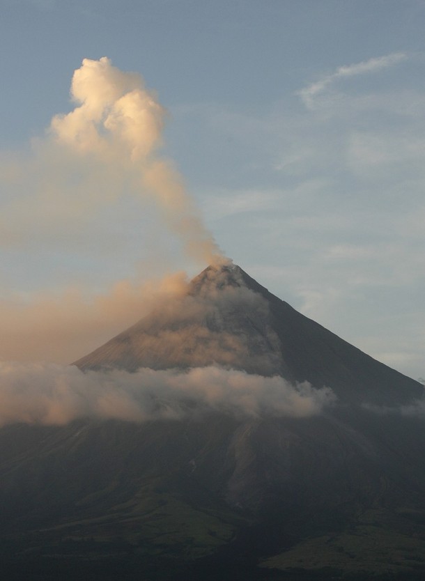 Фотография: Извержение вулкана на Филиппинах №8 - BigPicture.ru