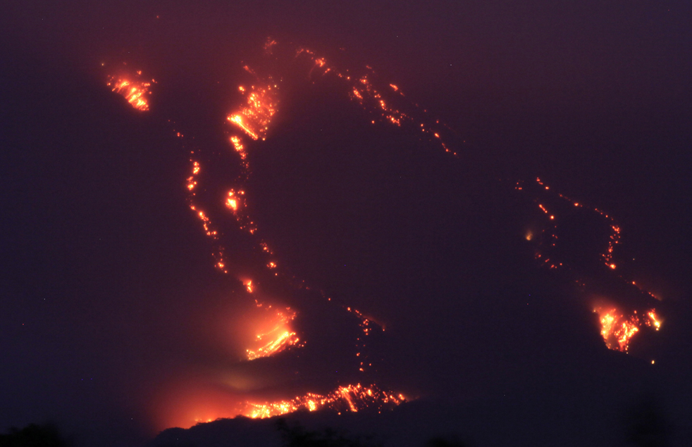 Фотография: Извержение вулкана Майон №11 - BigPicture.ru