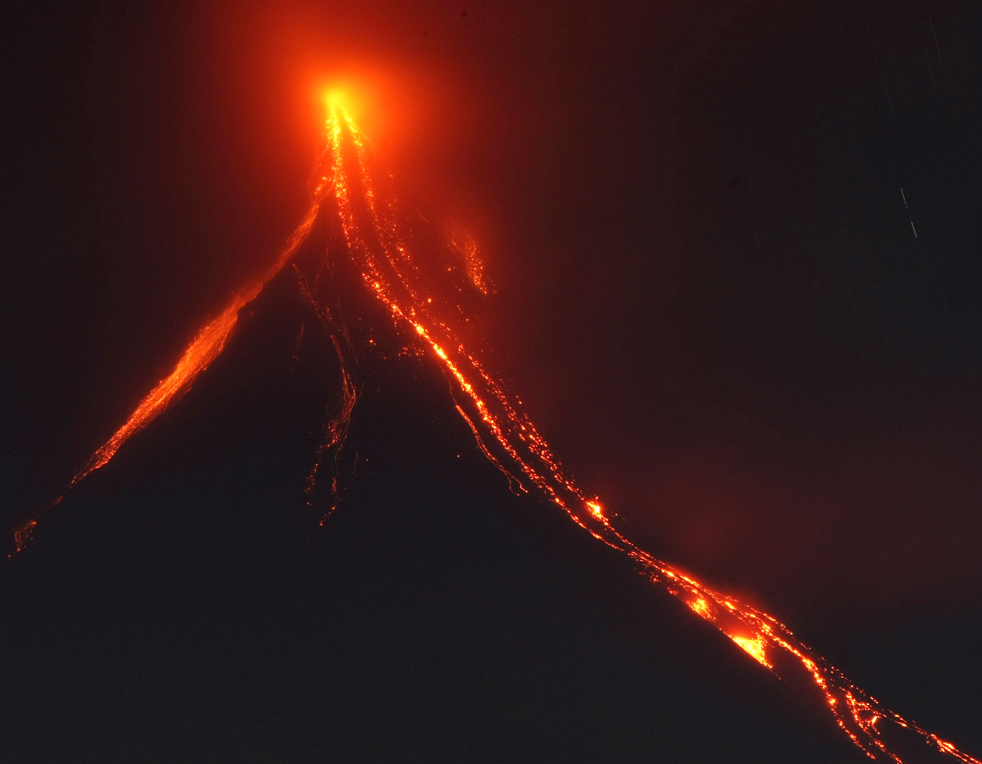 Фотография: Извержение вулкана Майон №16 - BigPicture.ru
