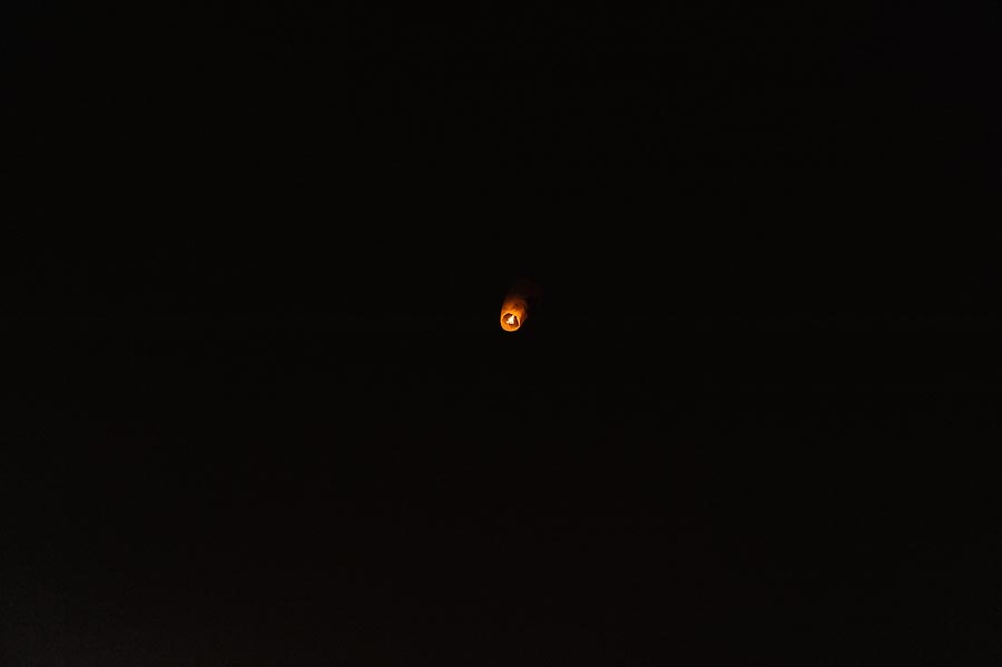 Фотография: Запуск летающих фонариков №26 - BigPicture.ru