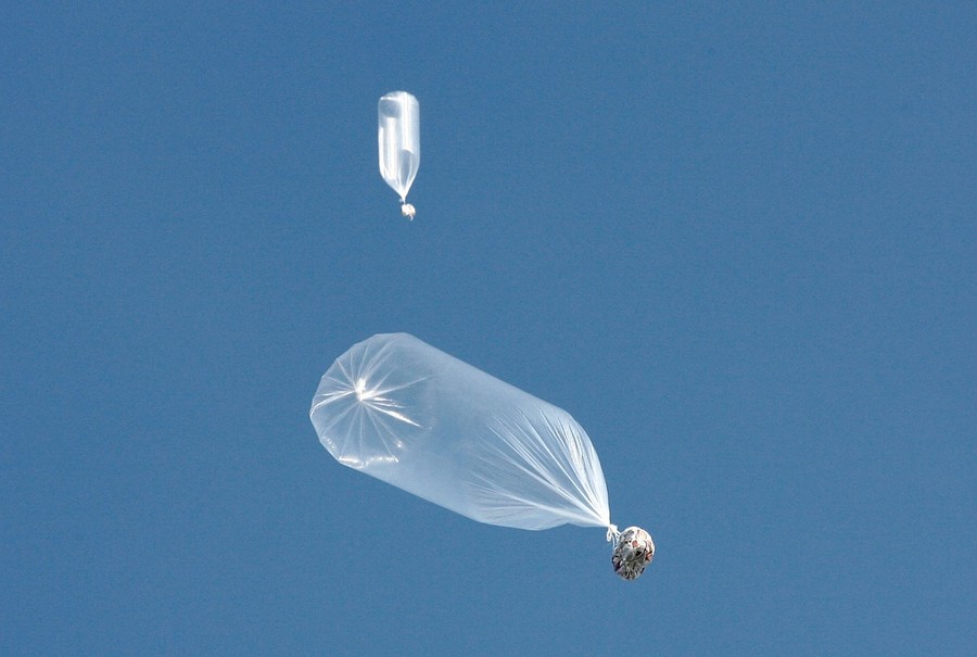 Фотография: Акция с воздушными шарами в Южной Корее №12 - BigPicture.ru
