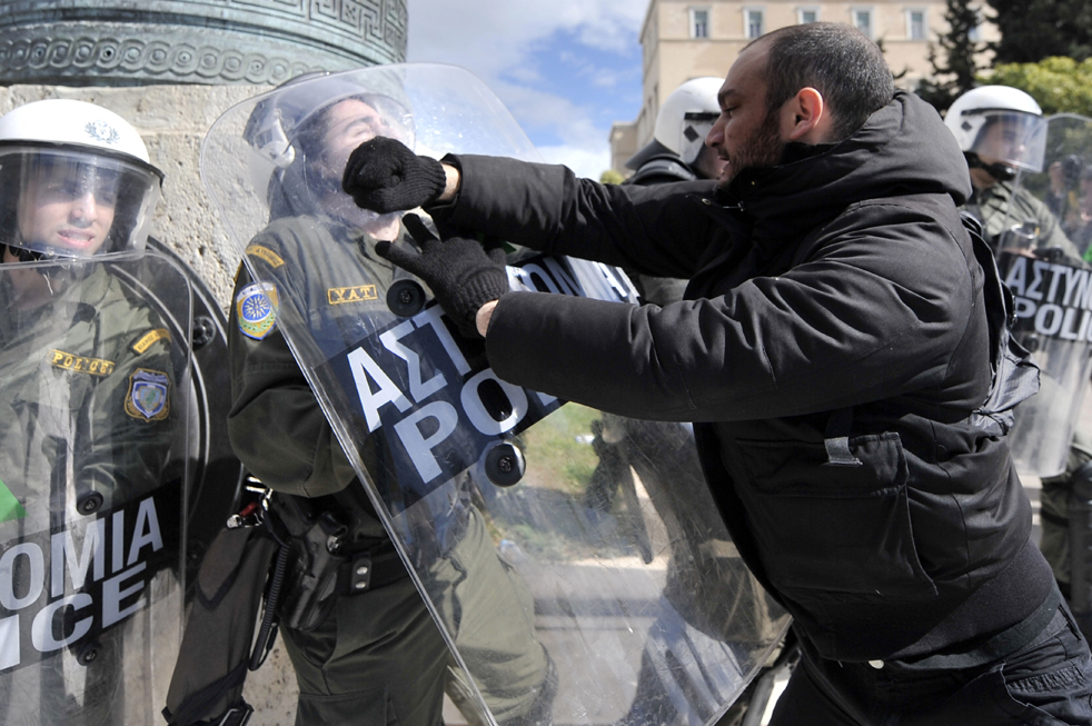Фотография: Беспорядки в Греции №2 - BigPicture.ru
