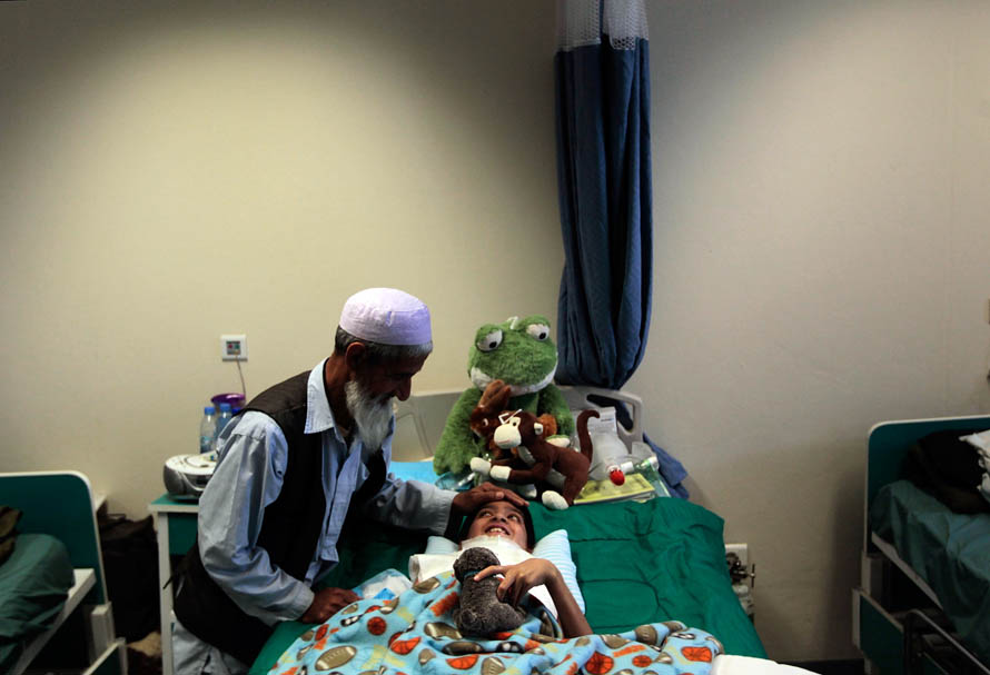 Фотография: Военный госпиталь в Афганистане №2 - BigPicture.ru