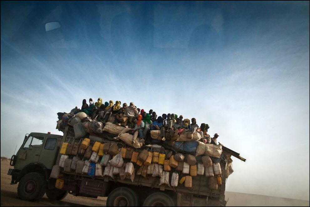 Фотография: Африканские мигранты - трудный путь в Европу. №4 - BigPicture.ru