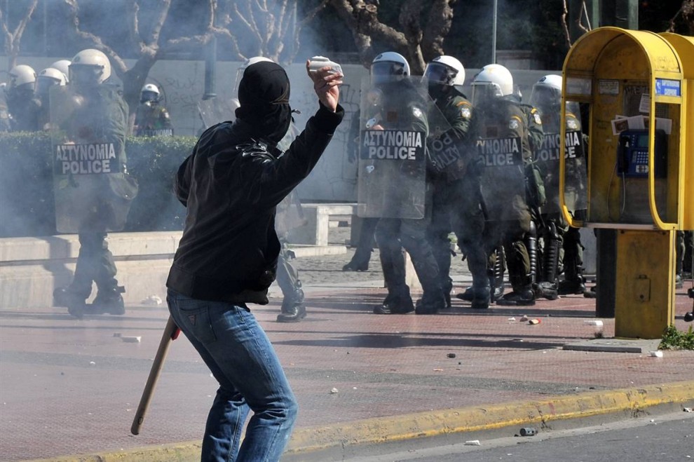 Фотография: В Греции продолжаются беспорядки №7 - BigPicture.ru