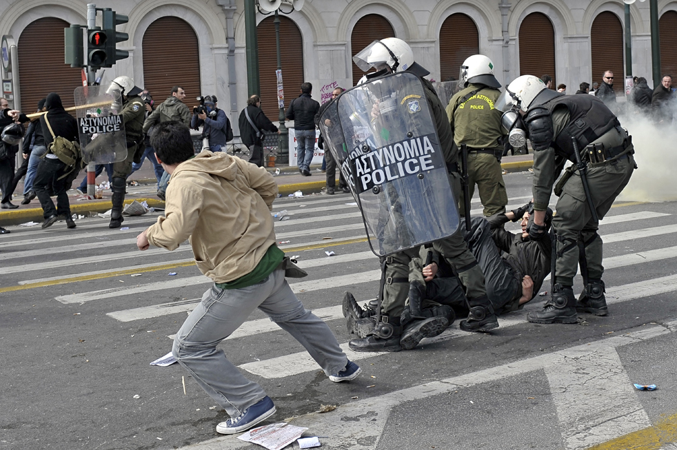Фотография: Беспорядки в Греции №8 - BigPicture.ru