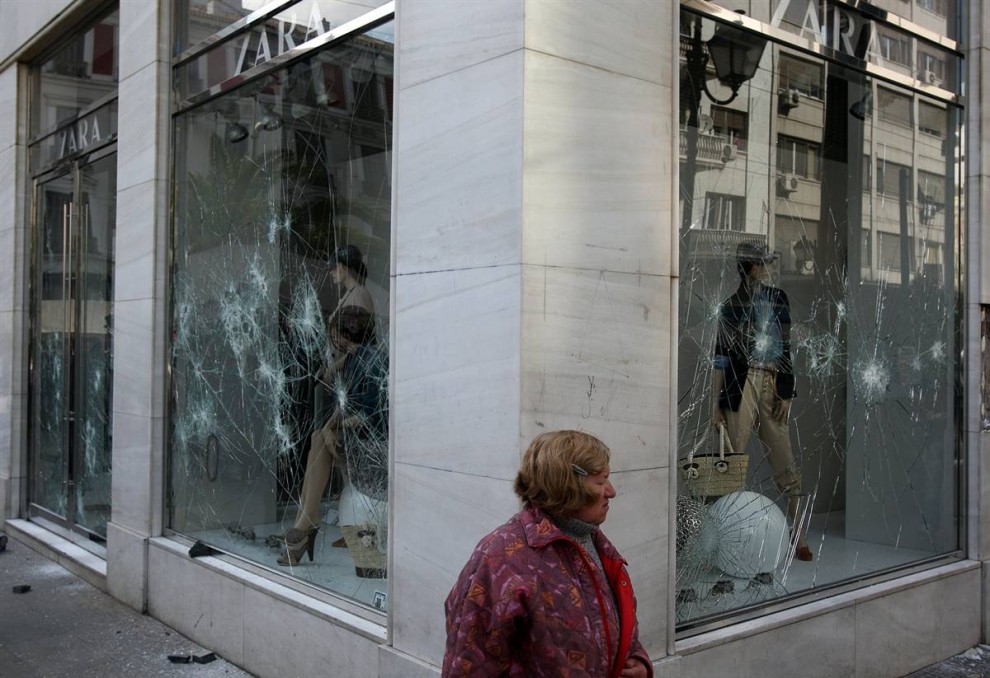 Фотография: В Греции продолжаются беспорядки №8 - BigPicture.ru