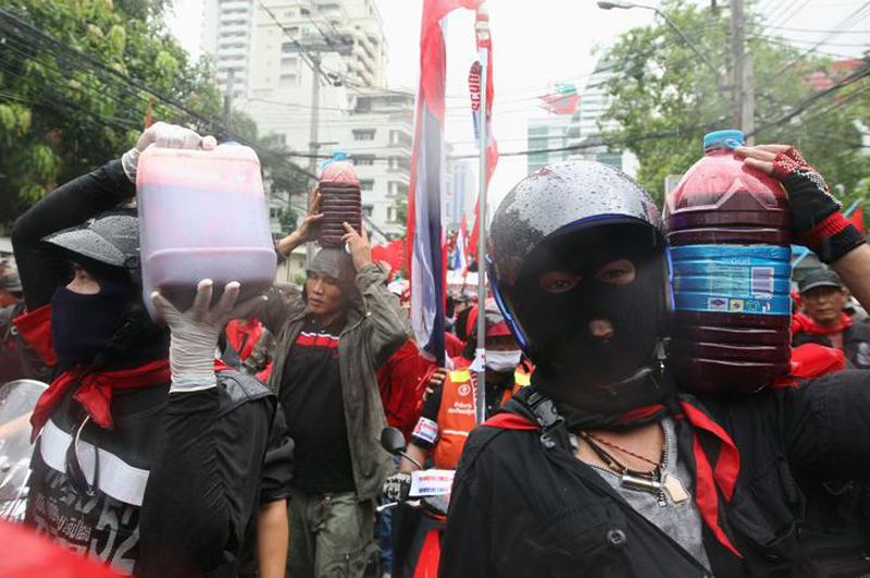 Фотография: Кровавая акция протеста в Таиланде №8 - BigPicture.ru