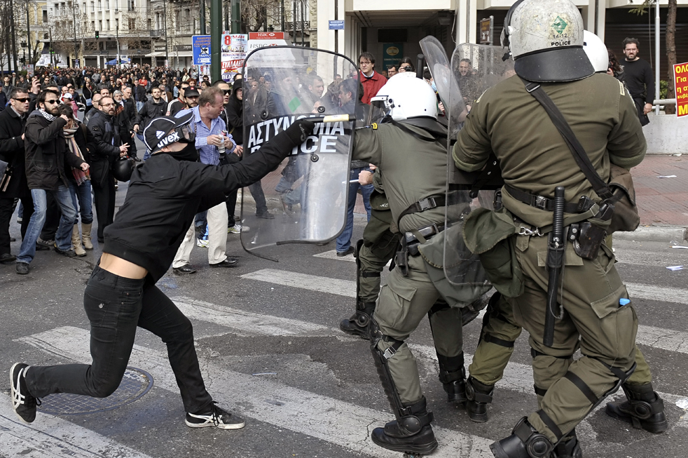 Фотография: Беспорядки в Греции №9 - BigPicture.ru