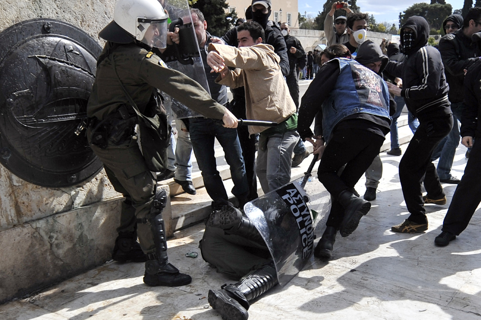 Фотография: Беспорядки в Греции №10 - BigPicture.ru