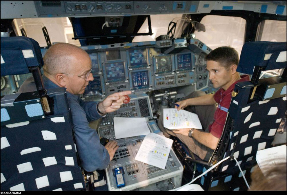 Фотография: Подготовка Союза  ТМА-18 и STS-131 Discovery №10 - BigPicture.ru