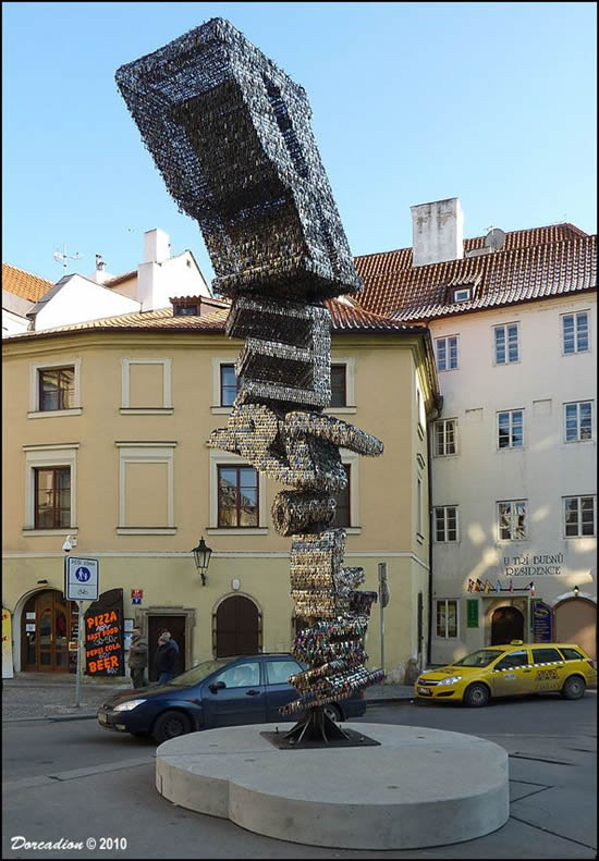 Фотография: Статуя из ключей в Праге №4 - BigPicture.ru