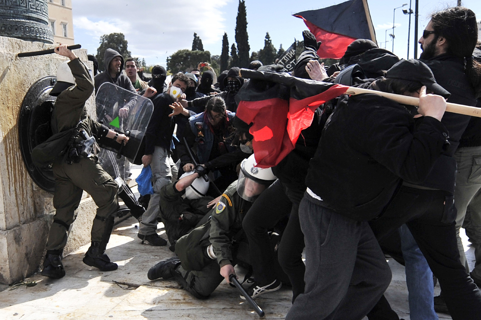 Фотография: Беспорядки в Греции №11 - BigPicture.ru