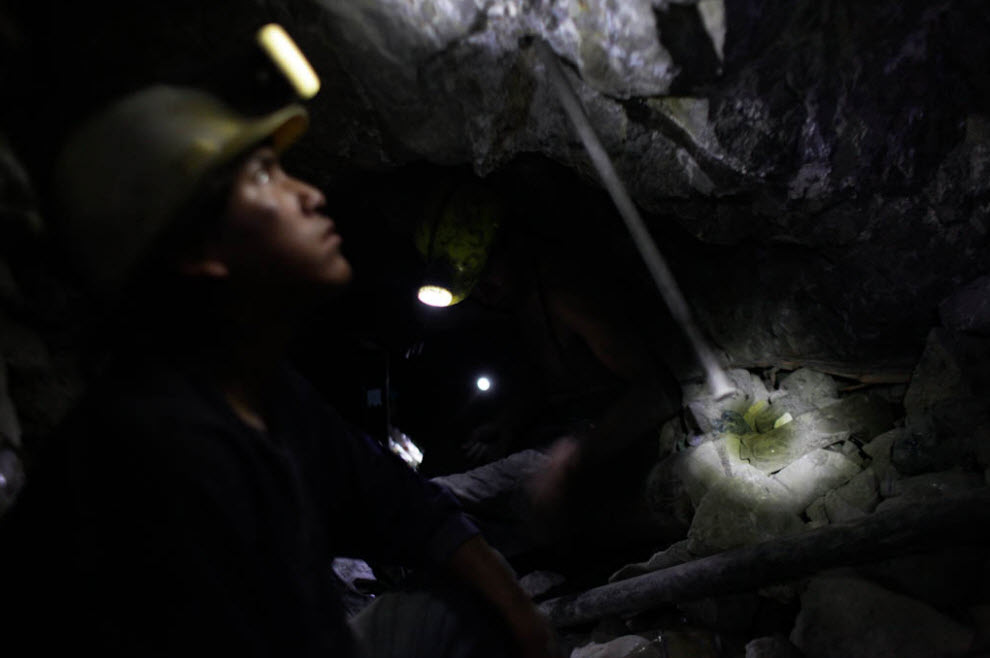 Фотография: Жизнь шахтеров в Боливии №11 - BigPicture.ru