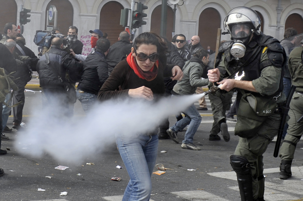 Фотография: Беспорядки в Греции №14 - BigPicture.ru