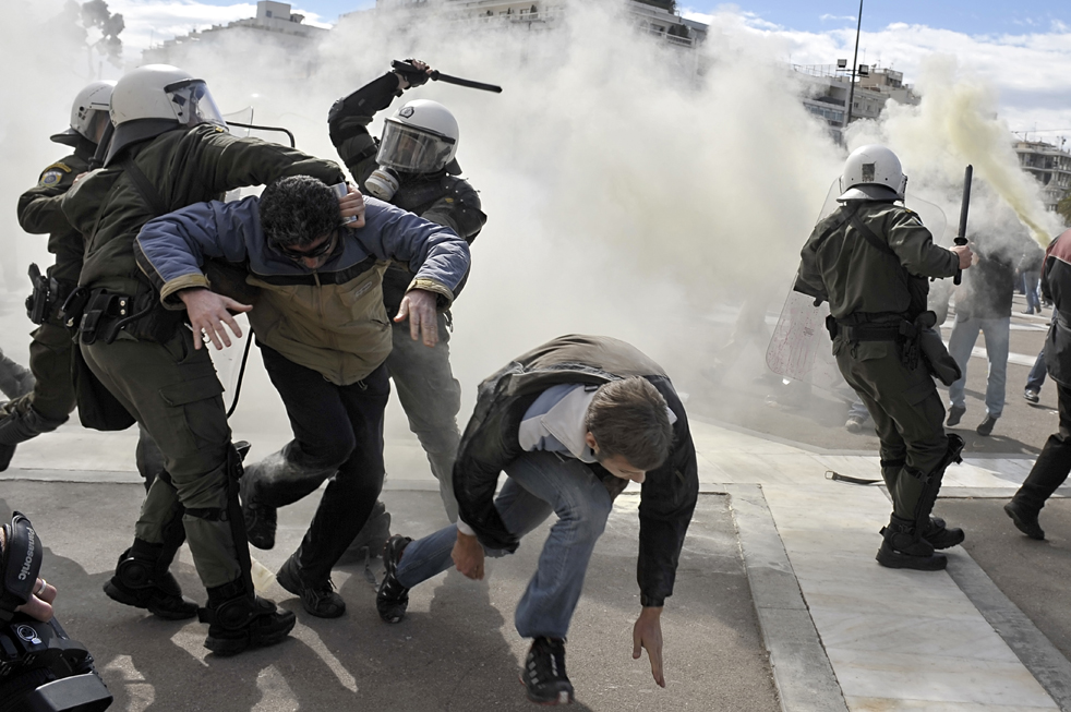 Фотография: Беспорядки в Греции №15 - BigPicture.ru