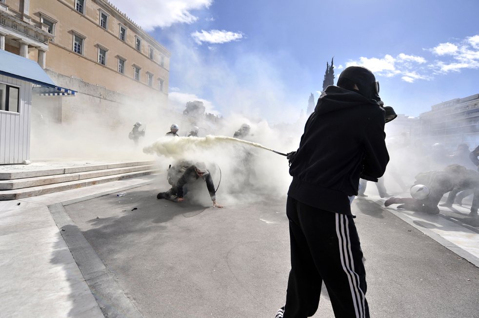 Фотография: Беспорядки в Греции №17 - BigPicture.ru