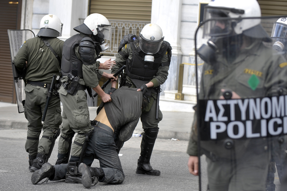 Фотография: Беспорядки в Греции №21 - BigPicture.ru