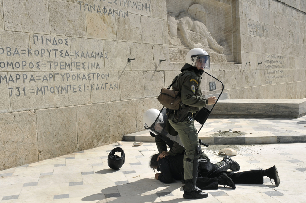Фотография: Беспорядки в Греции №22 - BigPicture.ru
