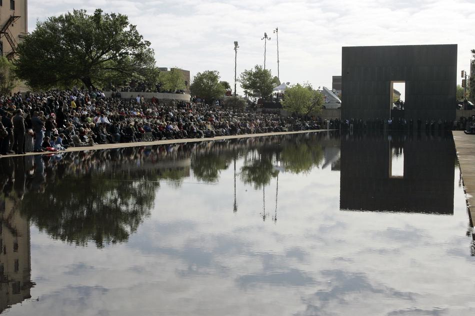 Фотография: 15-ая годовщина теракта в Оклахома-Сити №44 - BigPicture.ru