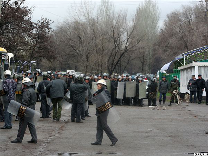 Фотография: Беспорядки в Киргизии (Часть 1) №2 - BigPicture.ru