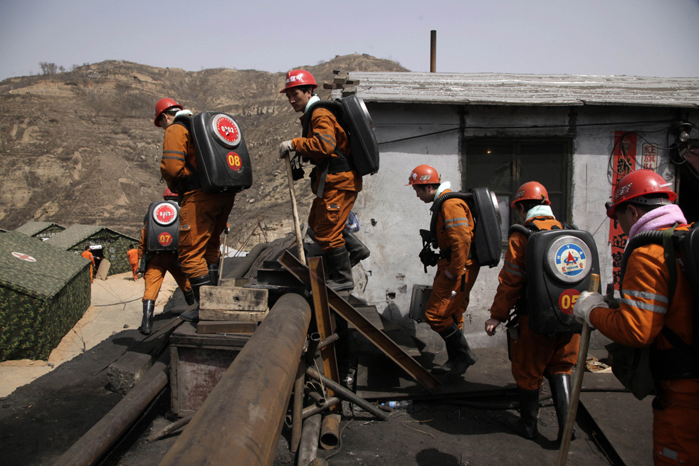 Фотография: Спасение шахтеров в Китае №11 - BigPicture.ru