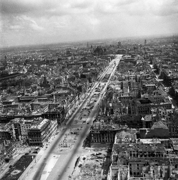 Фотография: Вспоминая историю: Берлин в конце войны №3 - BigPicture.ru