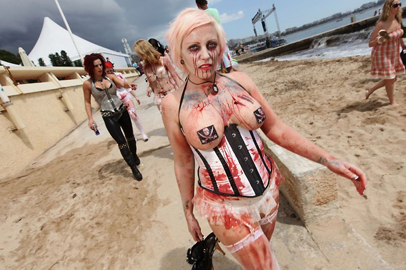 Фотография: Зомби на пляже в Каннах №11 - BigPicture.ru