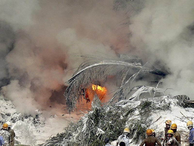 Фотография: Крушение самолета в Индии №13 - BigPicture.ru