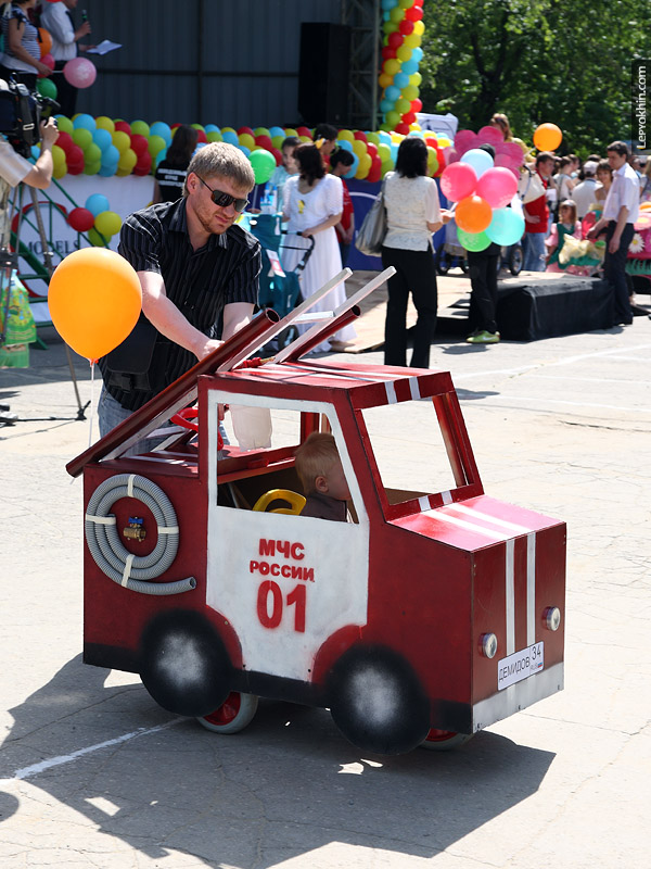 Фотография: Парад детских колясок 2010 №17 - BigPicture.ru