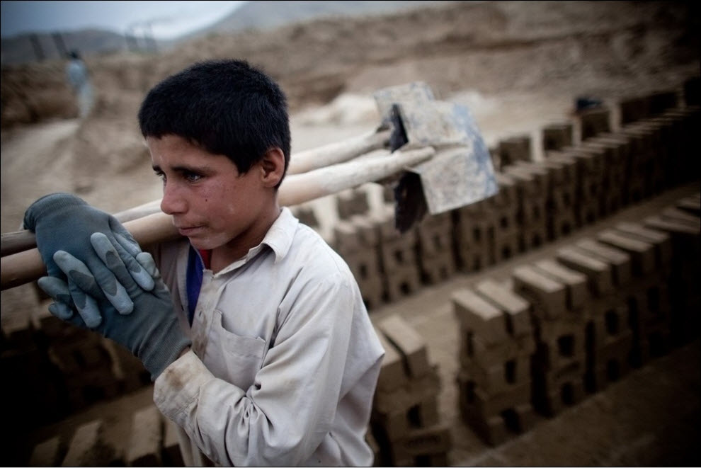 Фотография: Детский труд на кирпичном заводе в Кабуле №26 - BigPicture.ru
