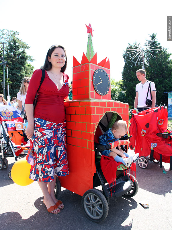 Фотография: Парад детских колясок 2010 №11 - BigPicture.ru