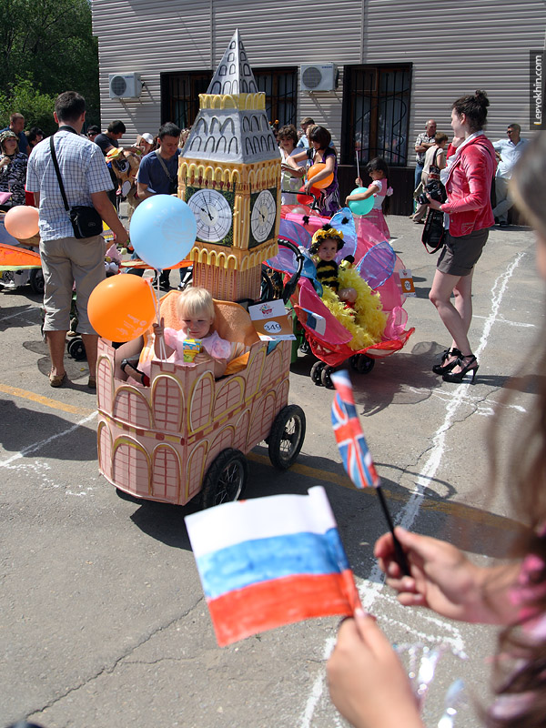 Фотография: Парад детских колясок 2010 №38 - BigPicture.ru