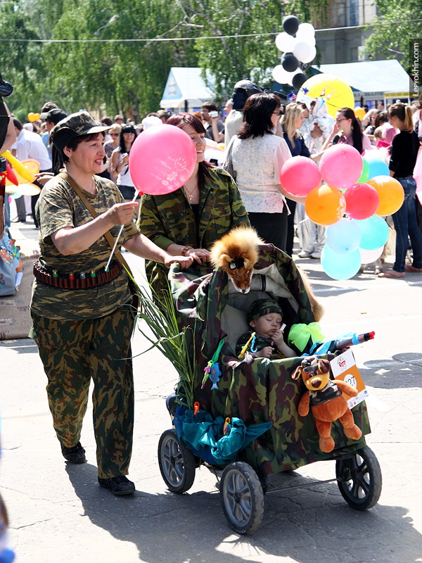 Фотография: Парад детских колясок 2010 №35 - BigPicture.ru