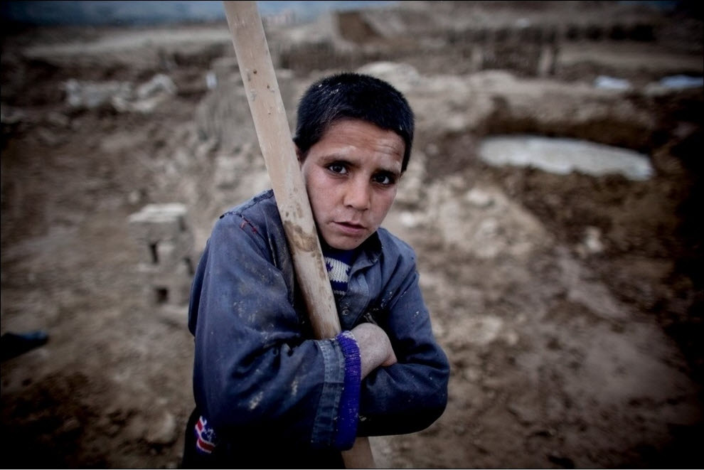 Фотография: Детский труд на кирпичном заводе в Кабуле №9 - BigPicture.ru