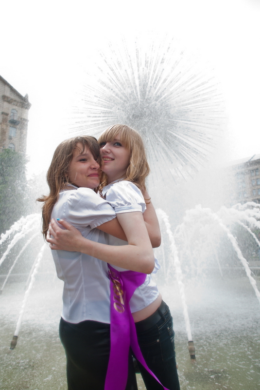 Фотография: Киевские выпускники в фонтанах №10 - BigPicture.ru