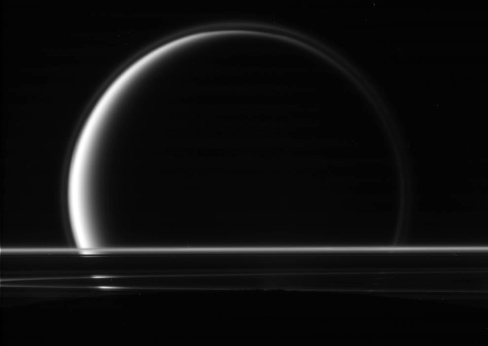 Фотография: Снимки Сатурна и его спутников №16 - BigPicture.ru