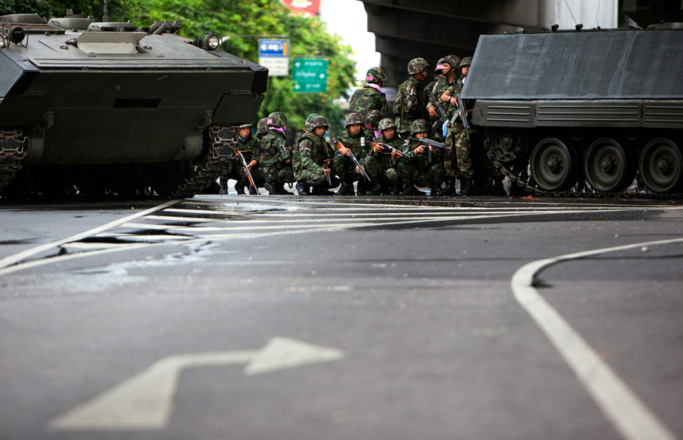 Фотография: Кровавые столкновения в Тайланде (Часть 2) №4 - BigPicture.ru