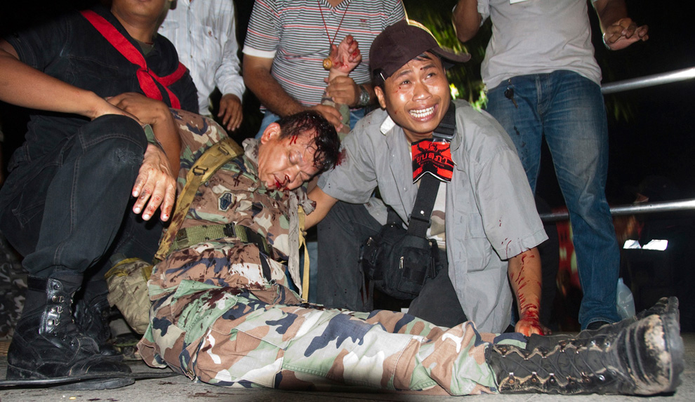 Фотография: Кровавые столкновения в Тайланде (Часть 1) №6 - BigPicture.ru